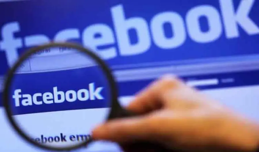 Come nascondere la bacheca di Facebook
